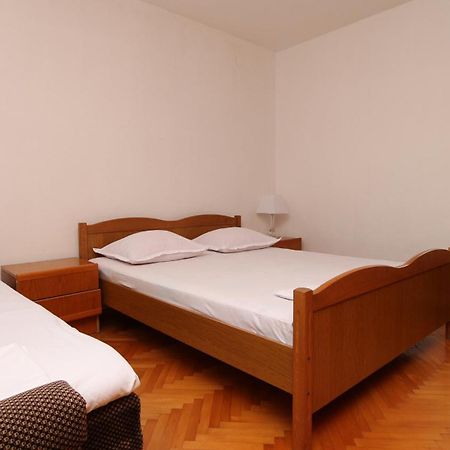 מאקרסקה Dinka Guesthouse מראה חיצוני תמונה