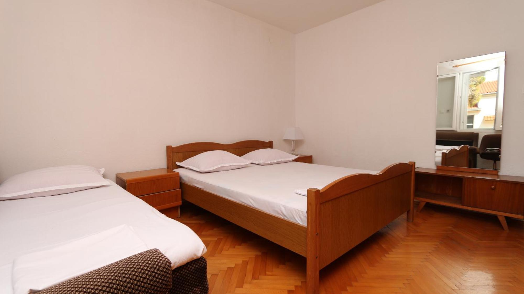 מאקרסקה Dinka Guesthouse מראה חיצוני תמונה