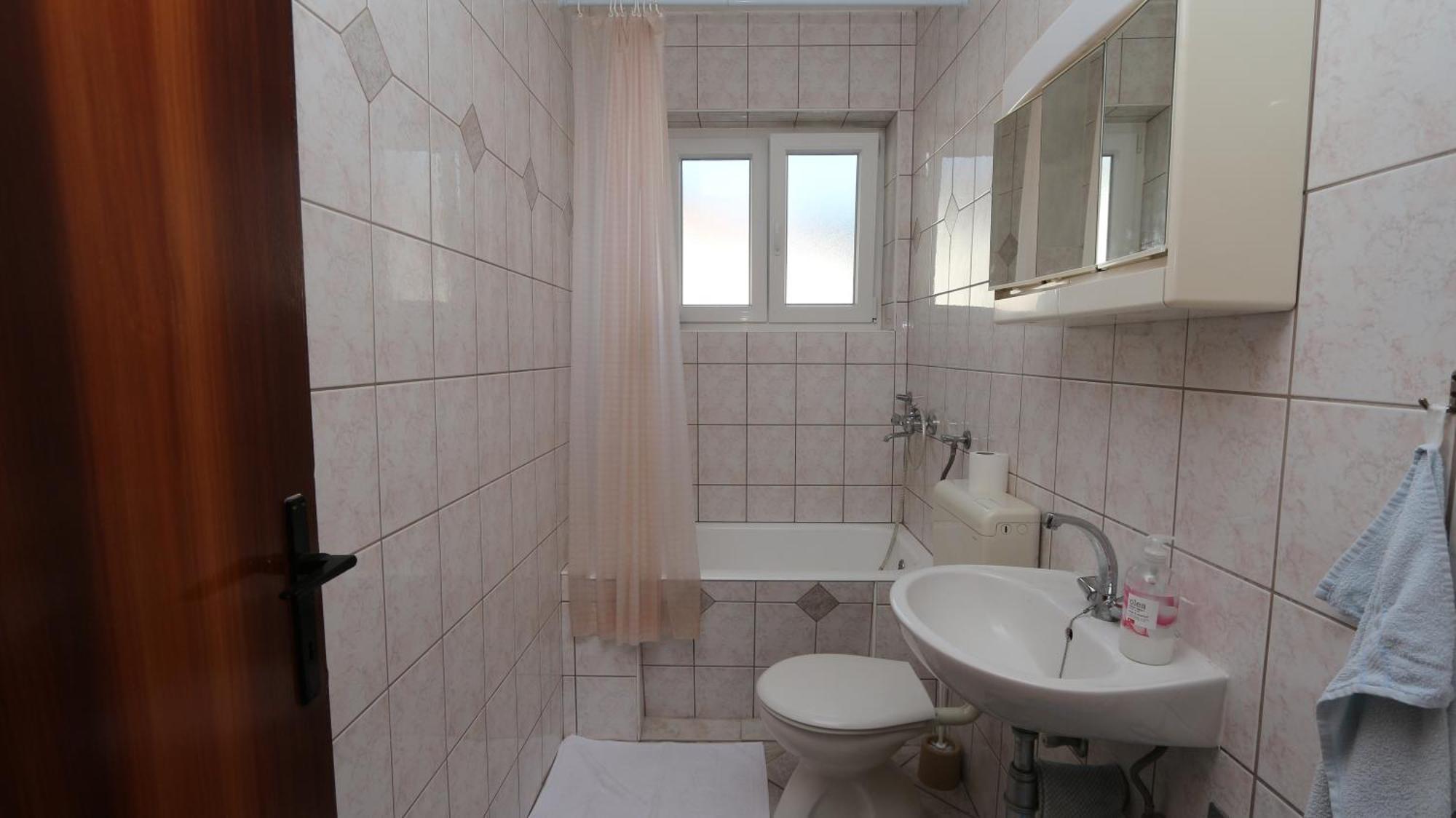 מאקרסקה Dinka Guesthouse מראה חיצוני תמונה