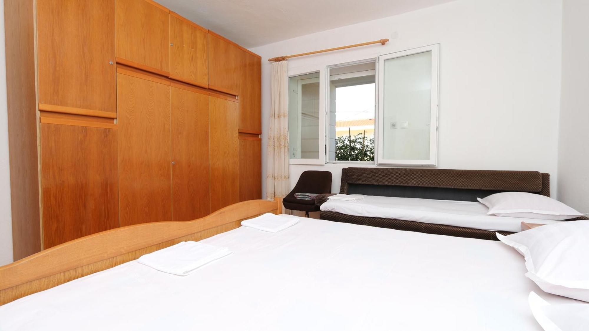 מאקרסקה Dinka Guesthouse מראה חיצוני תמונה