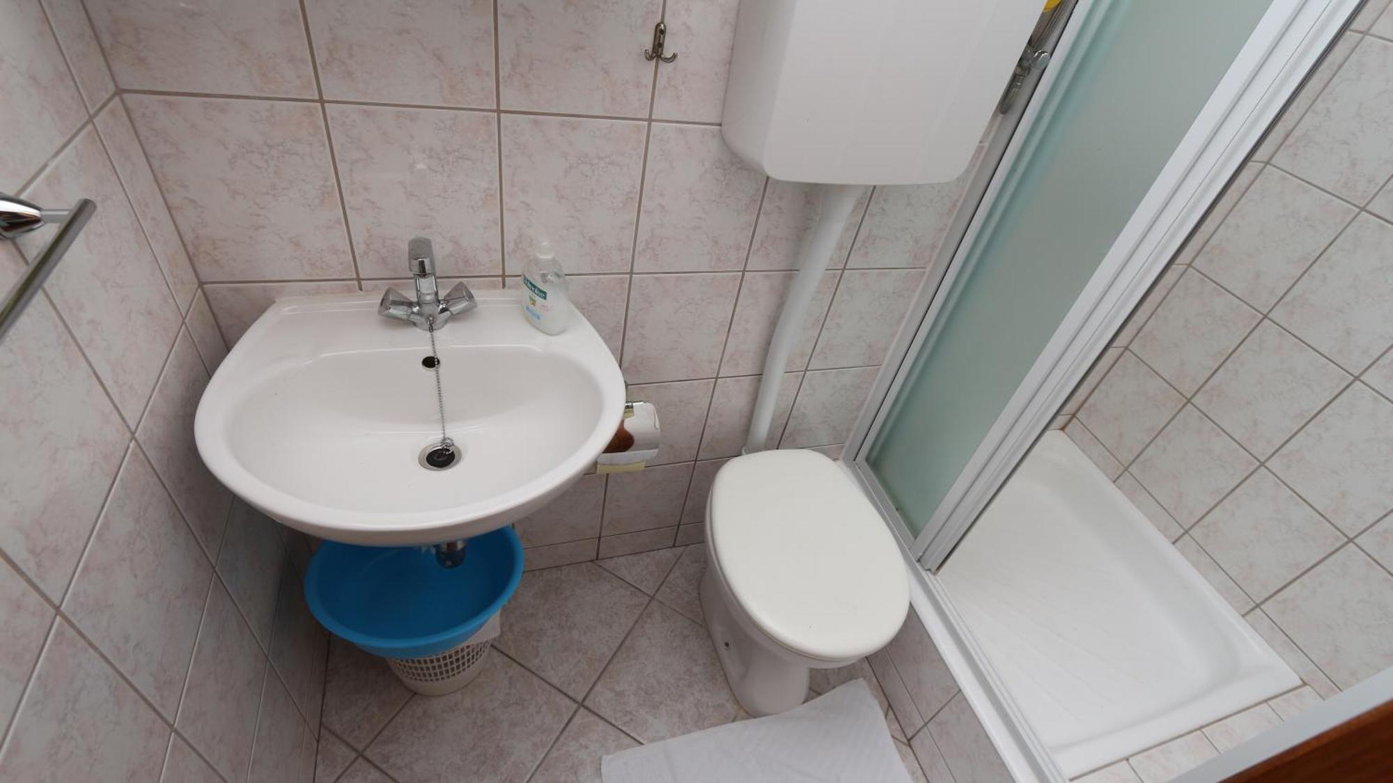 מאקרסקה Dinka Guesthouse מראה חיצוני תמונה