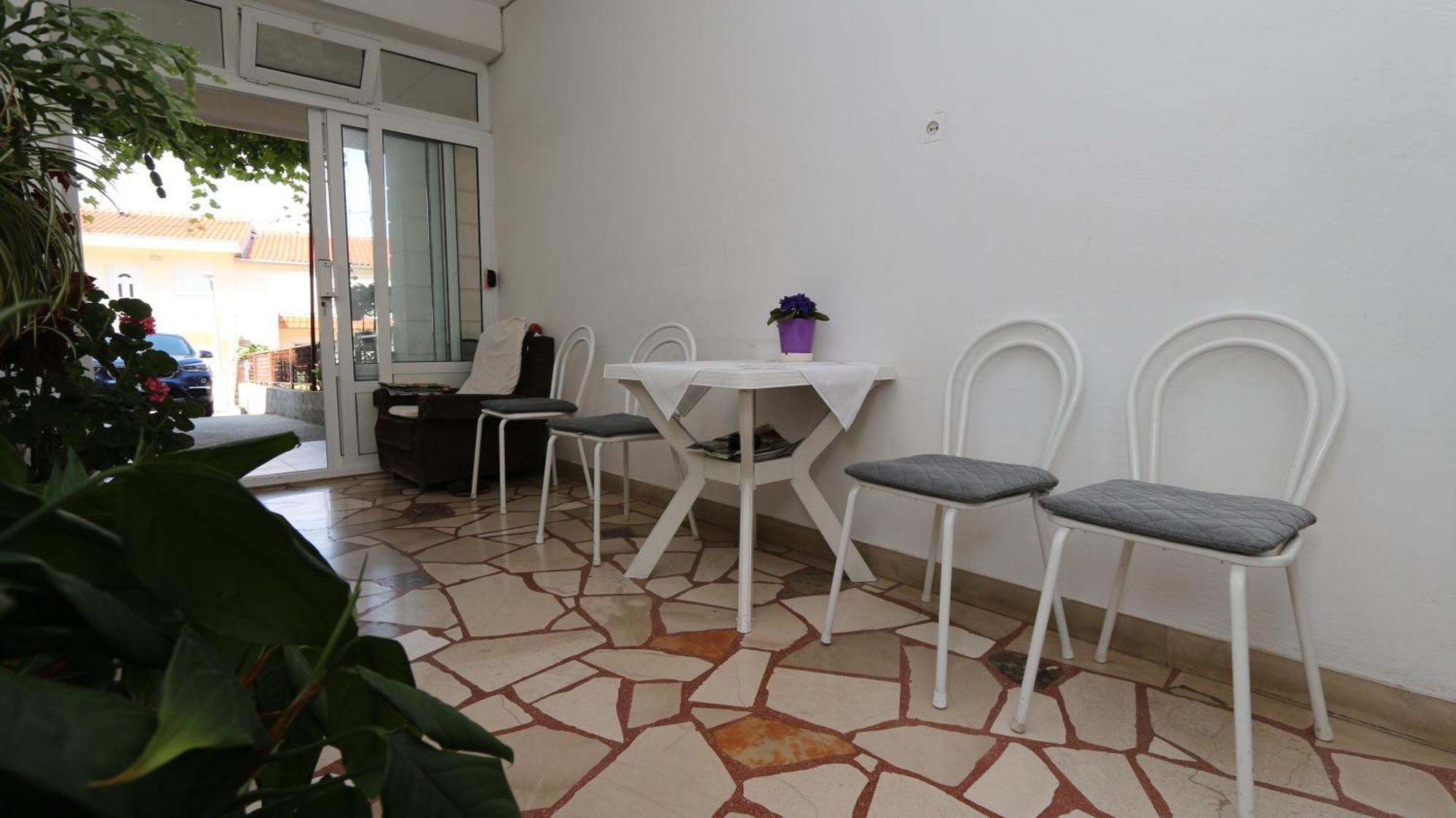 מאקרסקה Dinka Guesthouse מראה חיצוני תמונה