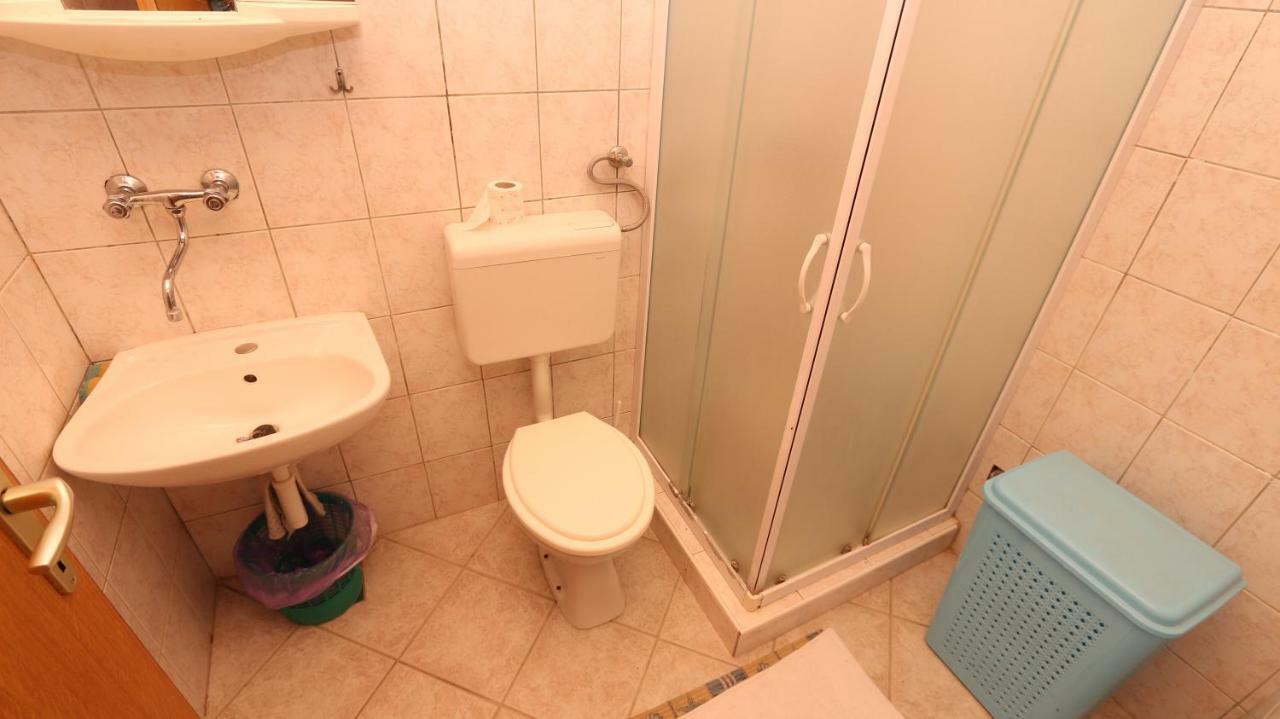 מאקרסקה Dinka Guesthouse מראה חיצוני תמונה