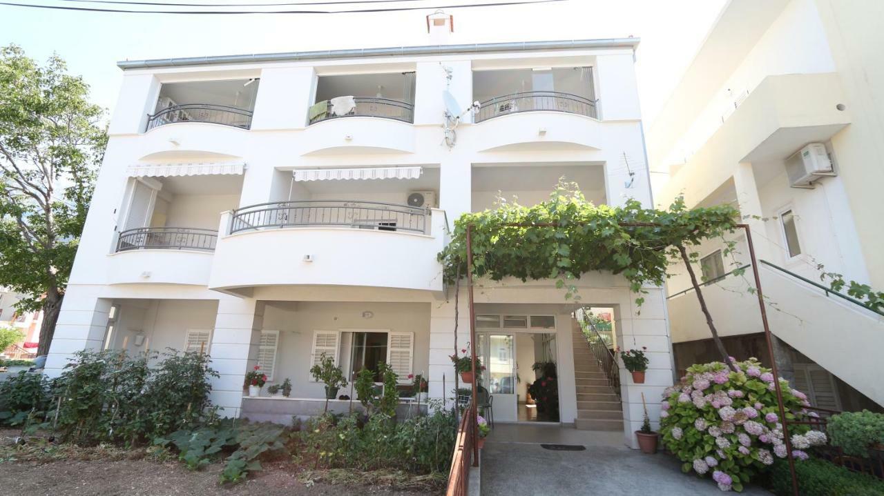מאקרסקה Dinka Guesthouse מראה חיצוני תמונה