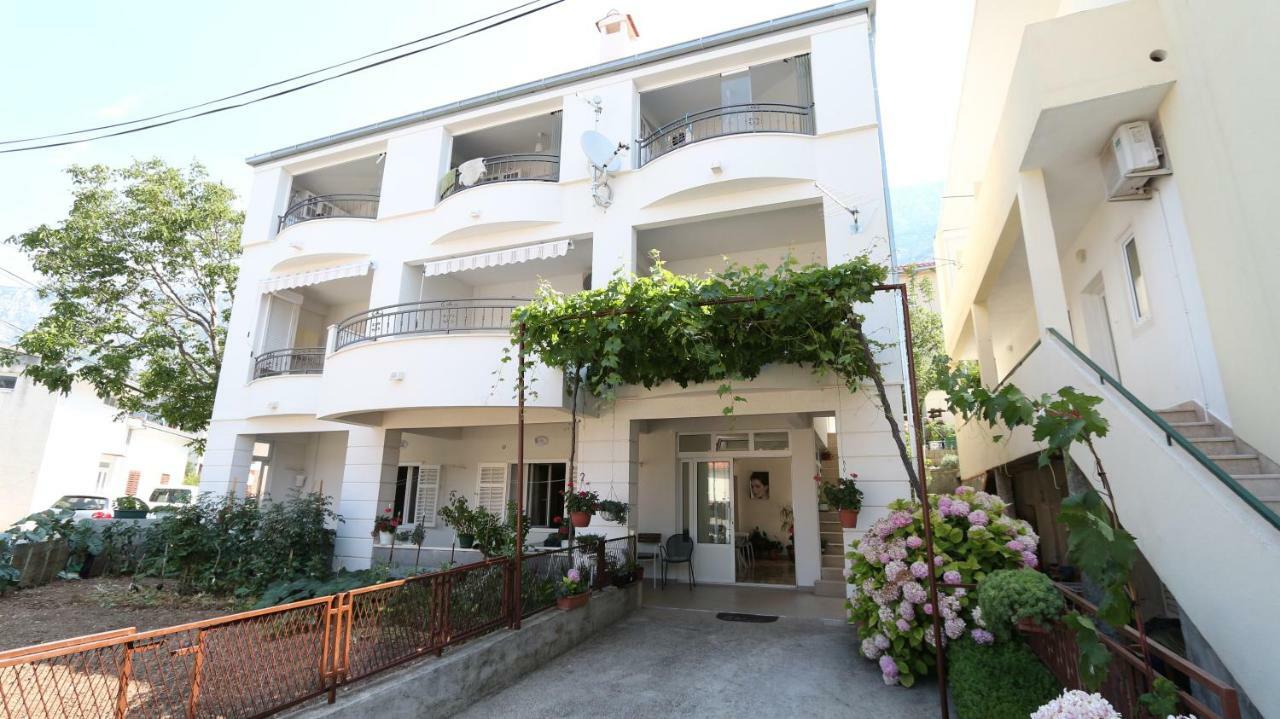 מאקרסקה Dinka Guesthouse מראה חיצוני תמונה
