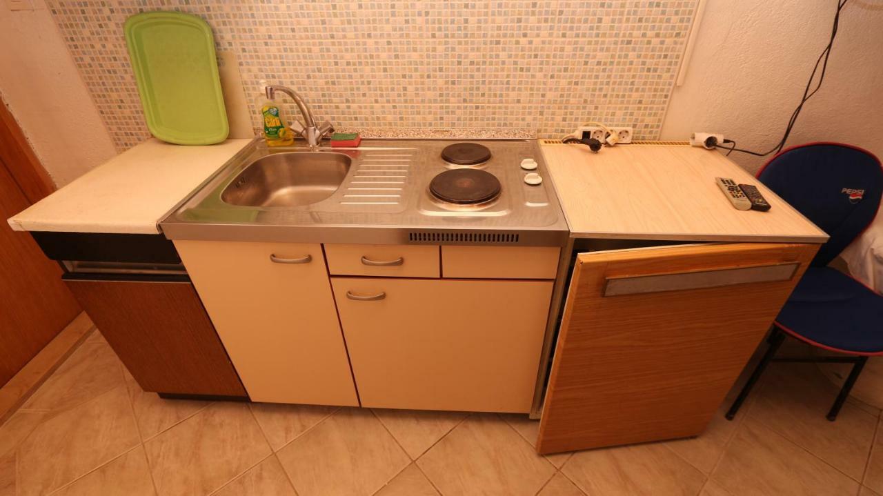 מאקרסקה Dinka Guesthouse מראה חיצוני תמונה