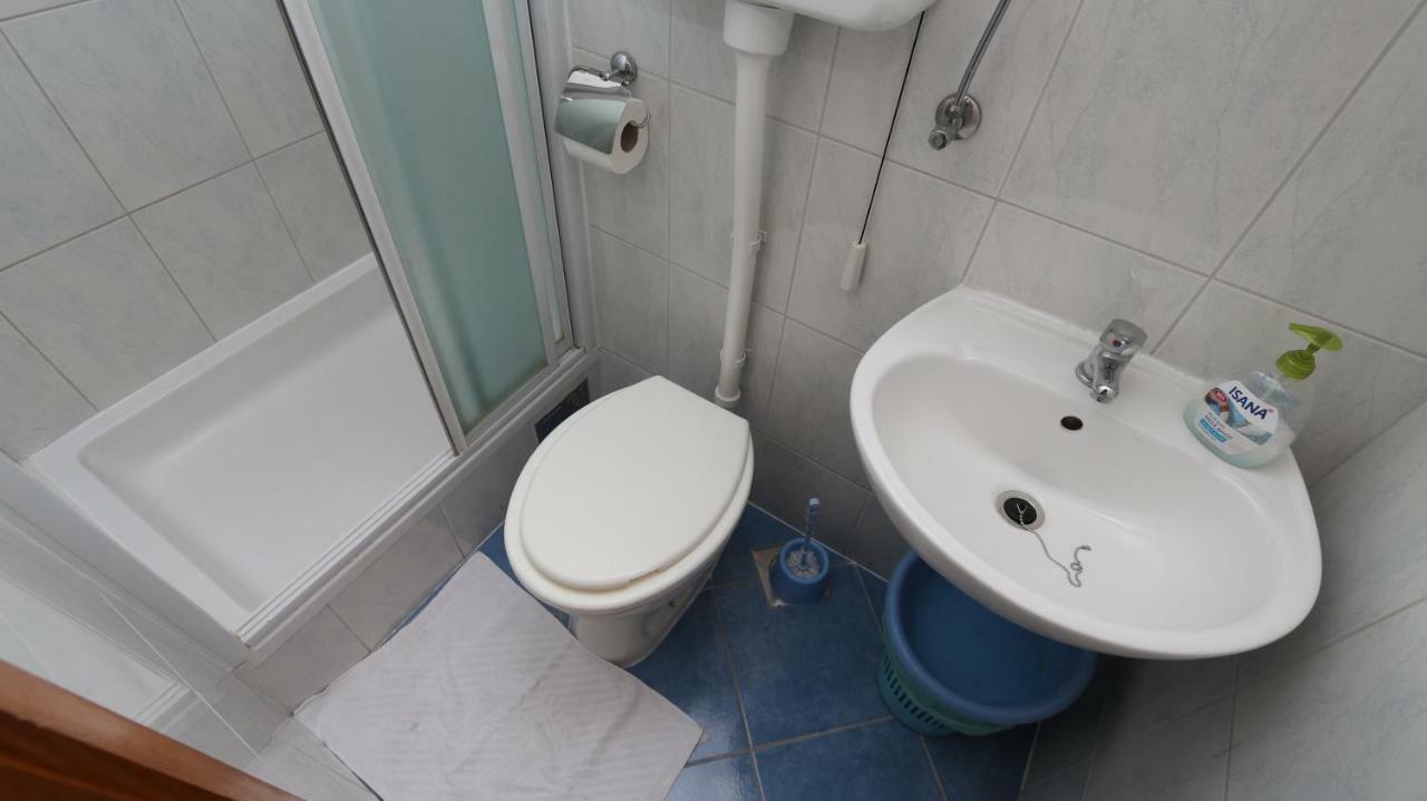 מאקרסקה Dinka Guesthouse מראה חיצוני תמונה