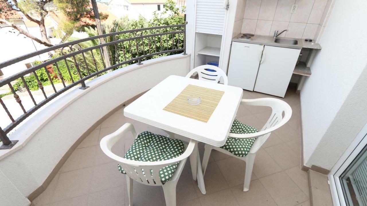 מאקרסקה Dinka Guesthouse מראה חיצוני תמונה