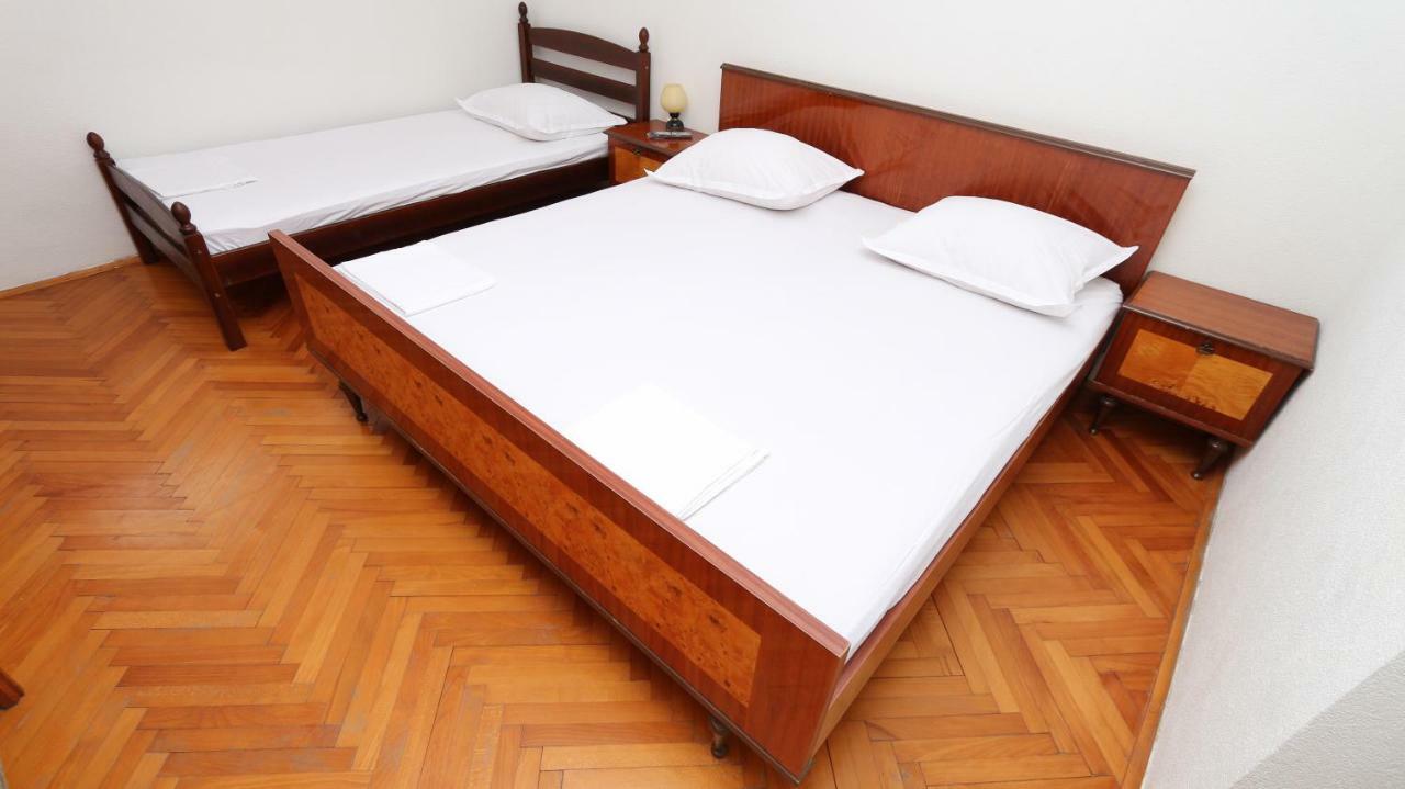 מאקרסקה Dinka Guesthouse מראה חיצוני תמונה