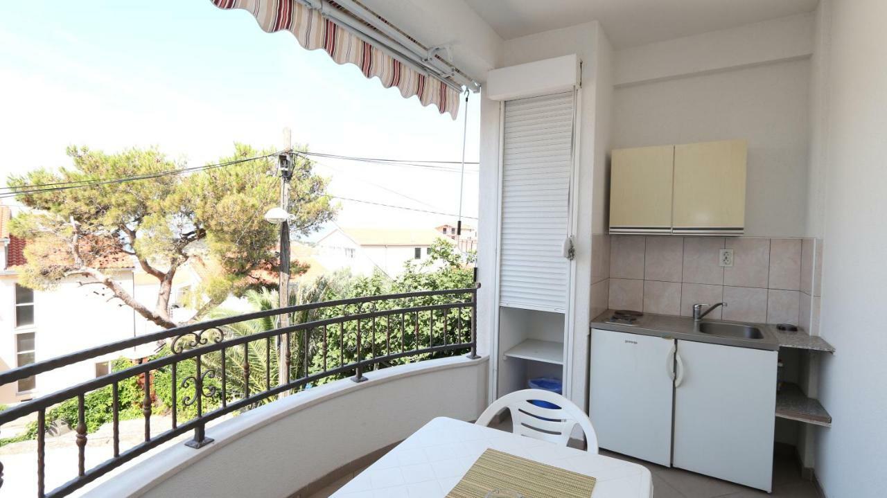 מאקרסקה Dinka Guesthouse מראה חיצוני תמונה