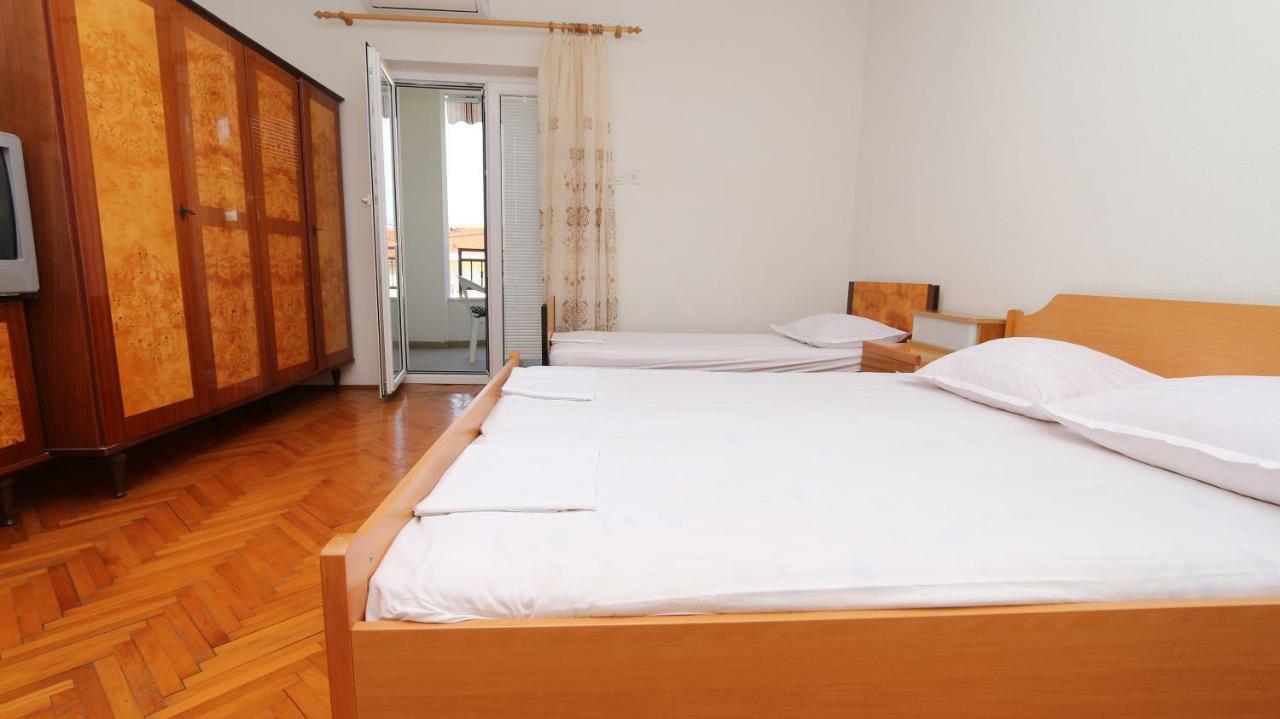 מאקרסקה Dinka Guesthouse מראה חיצוני תמונה