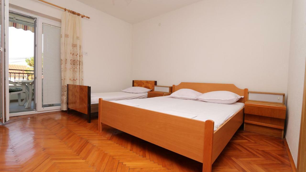 מאקרסקה Dinka Guesthouse מראה חיצוני תמונה