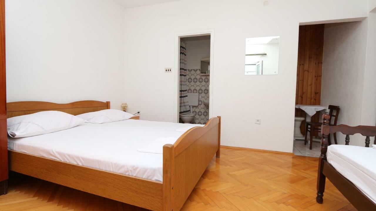 מאקרסקה Dinka Guesthouse מראה חיצוני תמונה