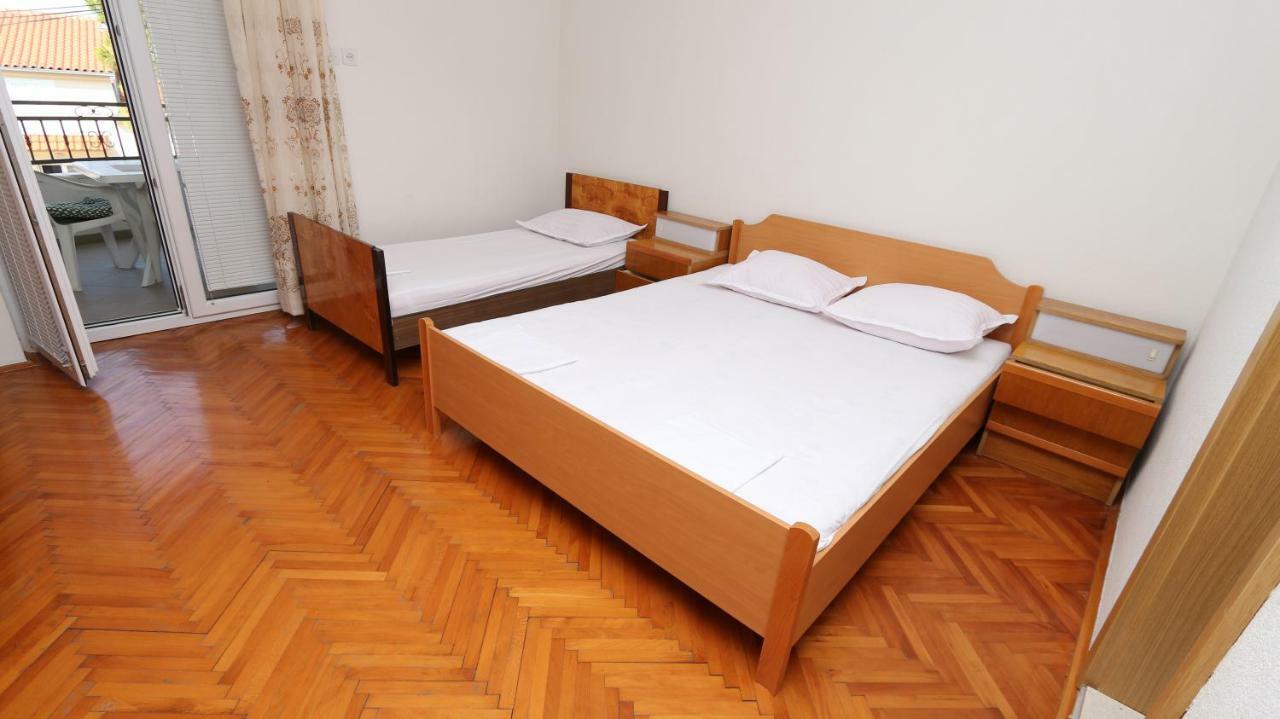 מאקרסקה Dinka Guesthouse מראה חיצוני תמונה