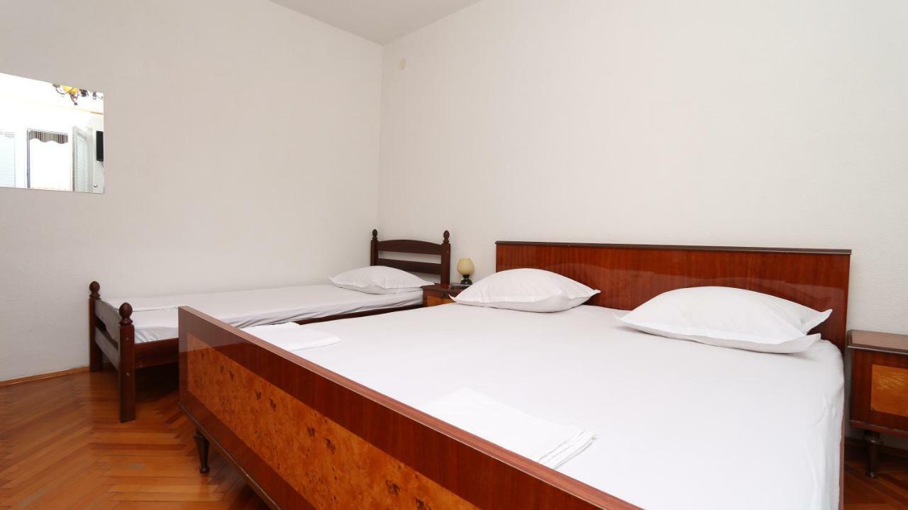 מאקרסקה Dinka Guesthouse מראה חיצוני תמונה