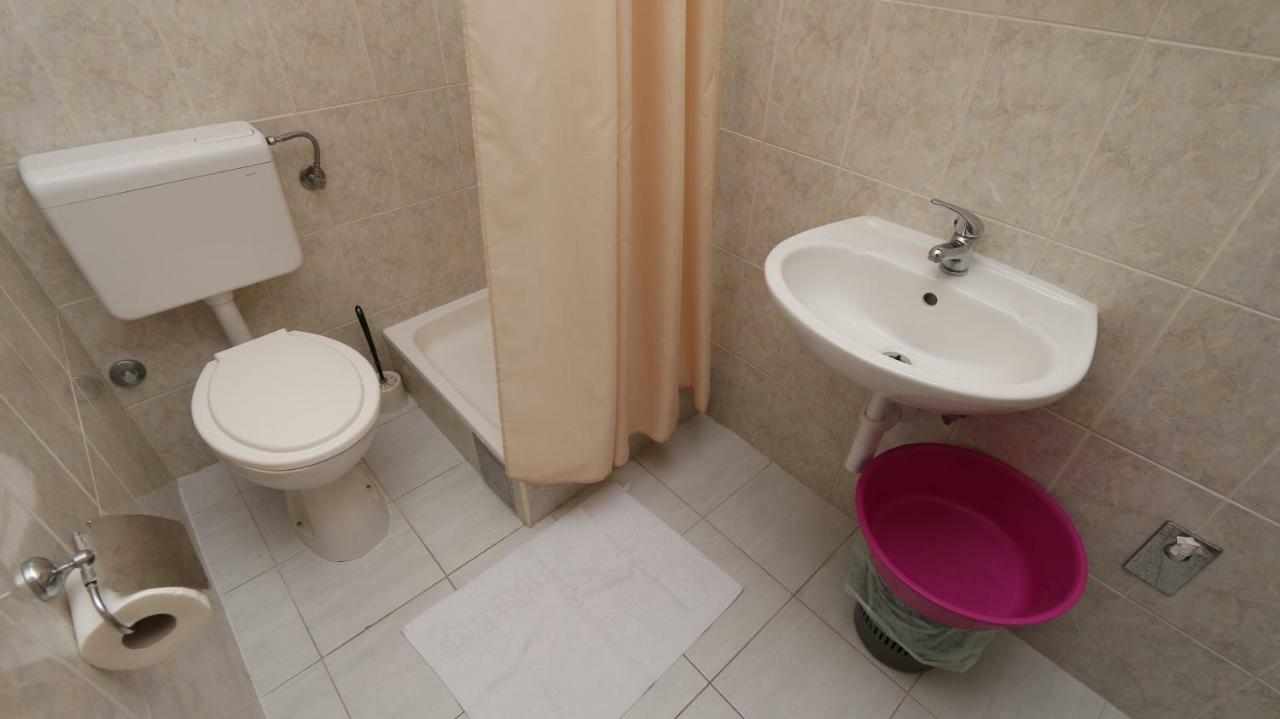 מאקרסקה Dinka Guesthouse מראה חיצוני תמונה