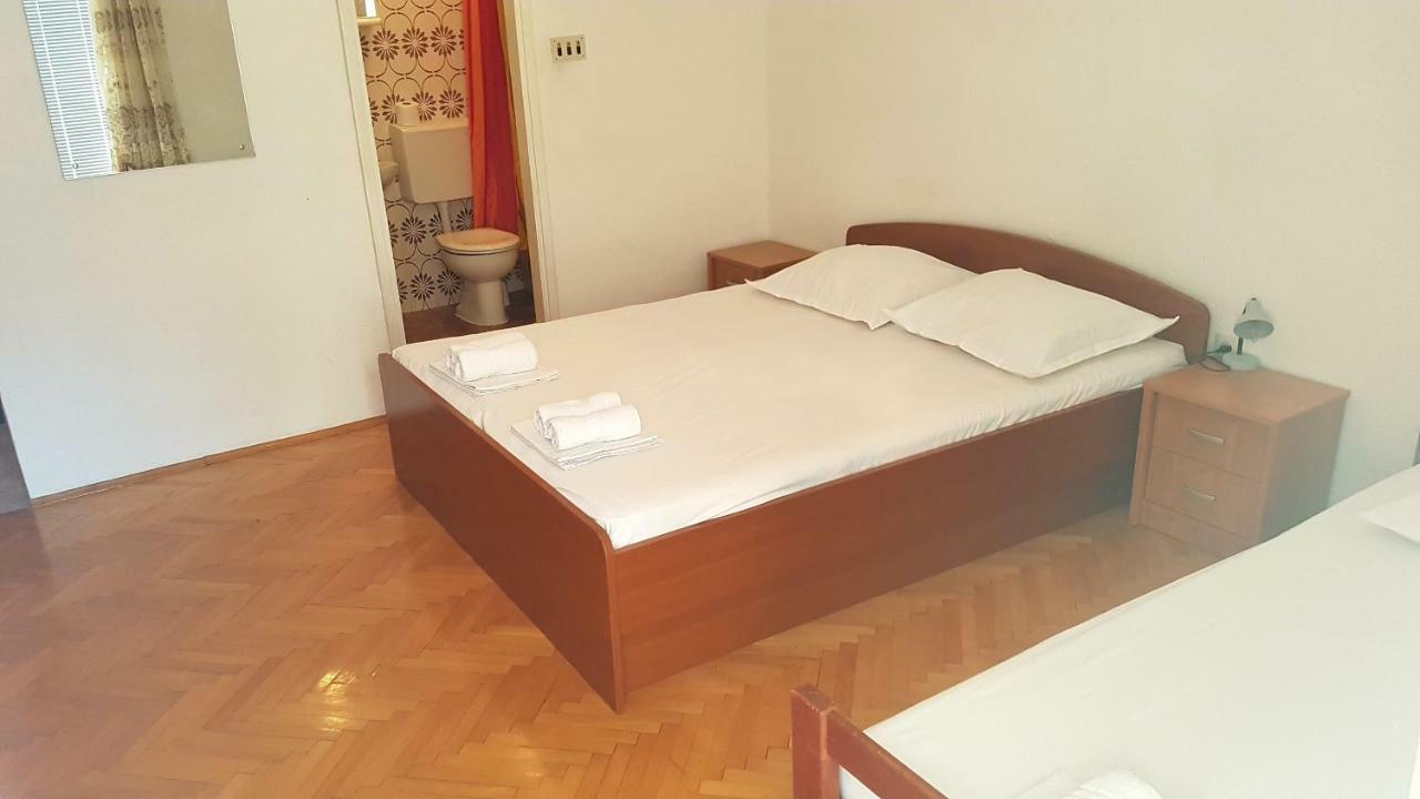 מאקרסקה Dinka Guesthouse מראה חיצוני תמונה