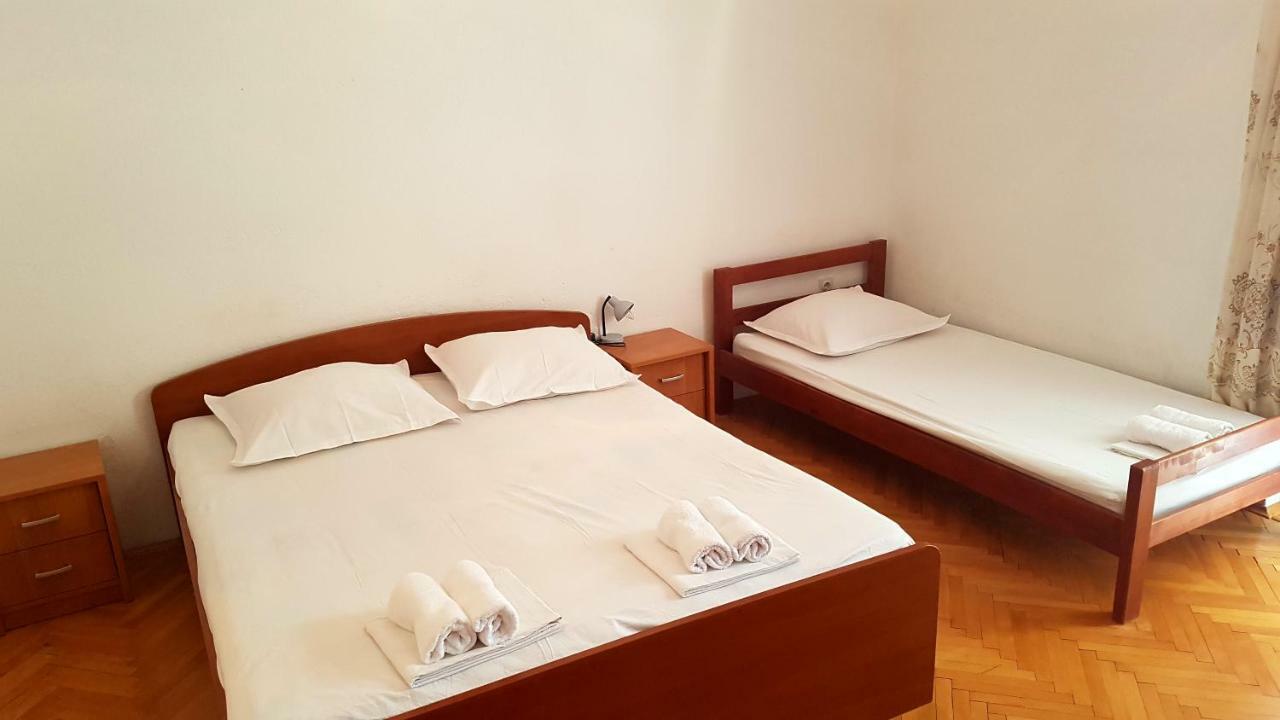מאקרסקה Dinka Guesthouse מראה חיצוני תמונה