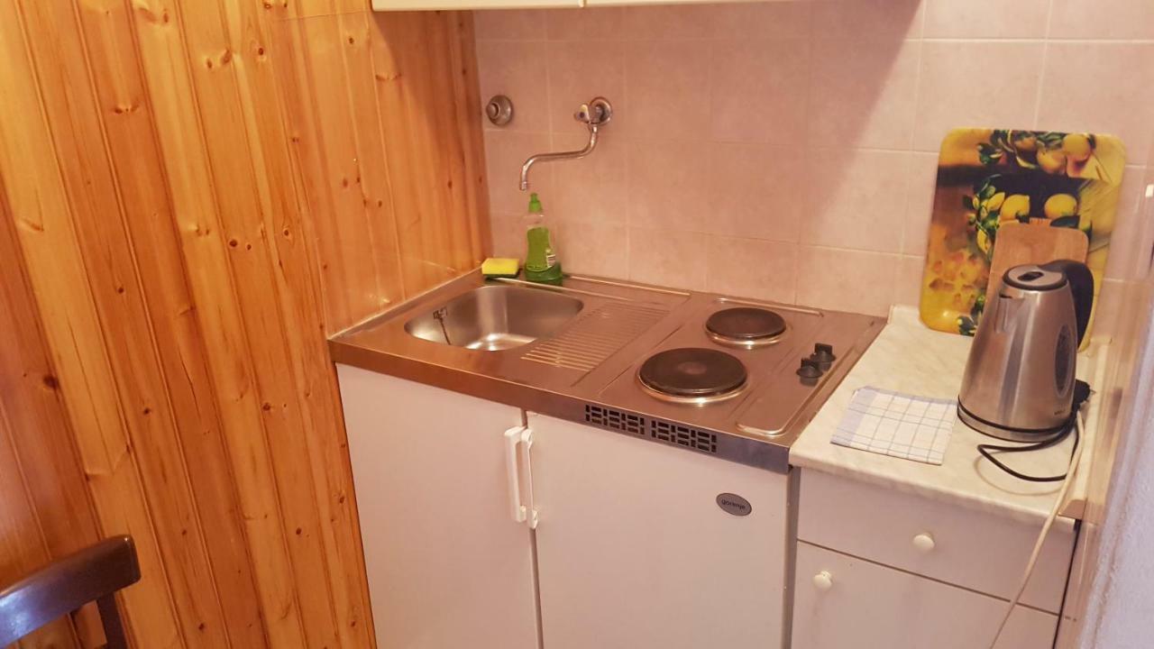 מאקרסקה Dinka Guesthouse מראה חיצוני תמונה